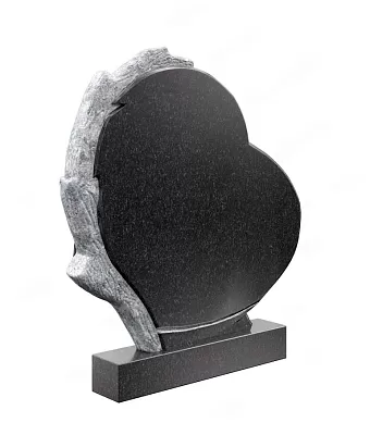Памятник сердце в камне